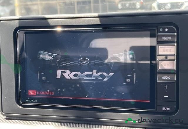 Daihatsu Rocky Белый