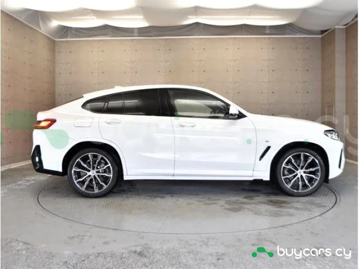 BMW X4 White