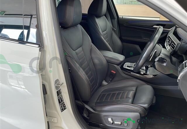 BMW X4 White