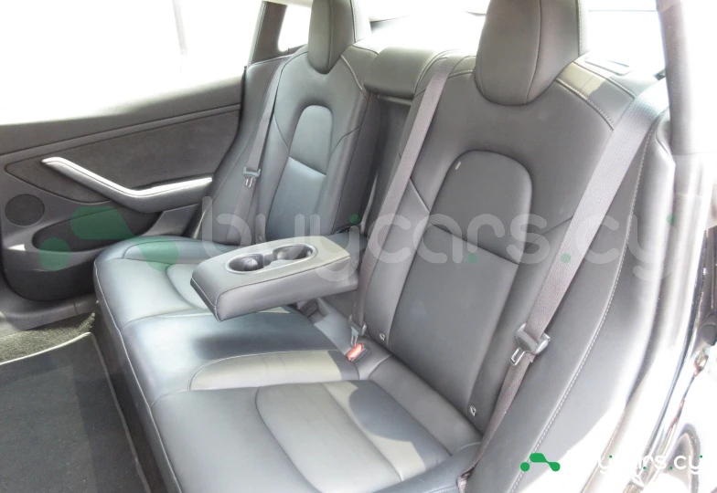 Tesla Model 3 Черный