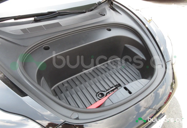 Tesla Model 3 Черный