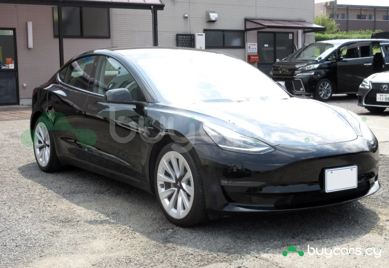 Tesla Model 3 Черный
