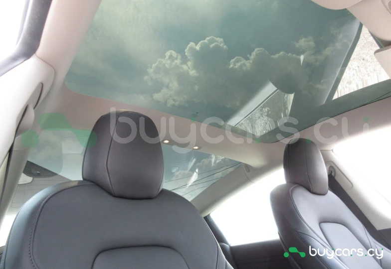 Tesla Model 3 Черный