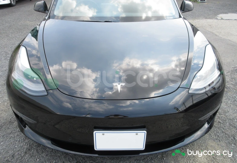 Tesla Model 3 Черный