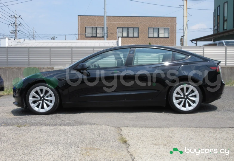 Tesla Model 3 Черный