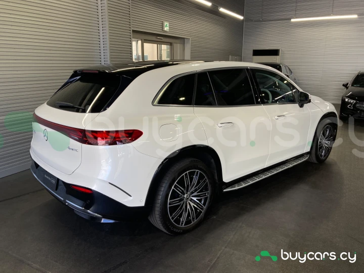 Mercedes EQS SUV Белый