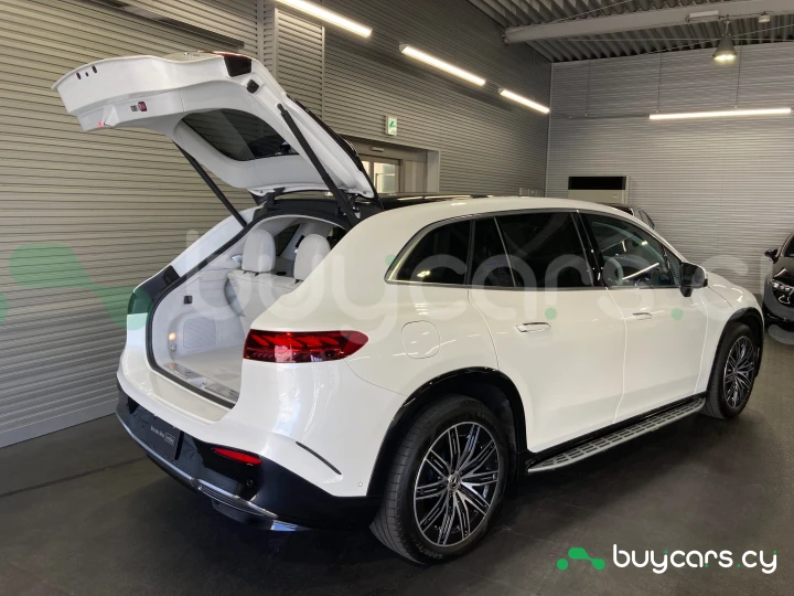 Mercedes EQS SUV Белый