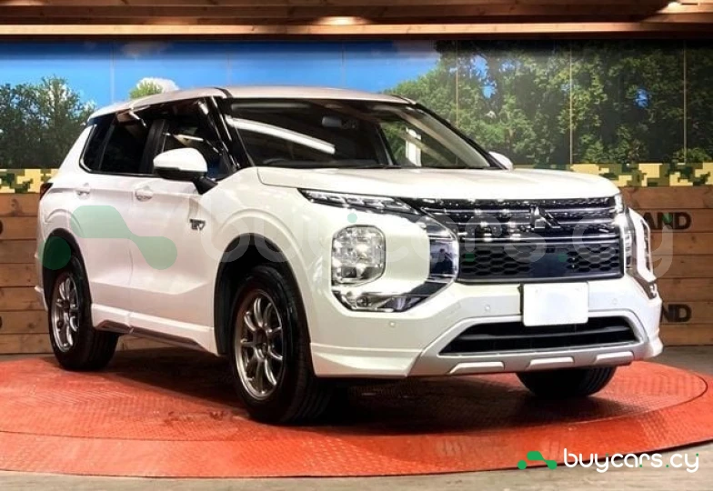 Mitsubishi Outlander White