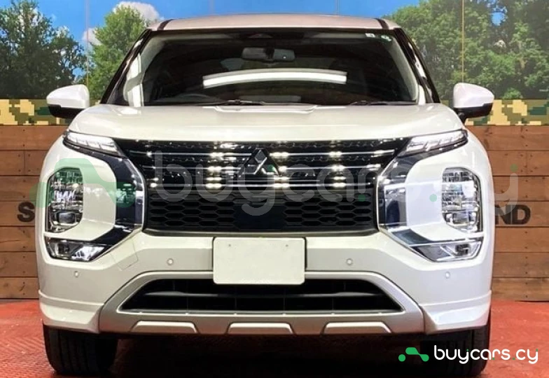 Mitsubishi Outlander White