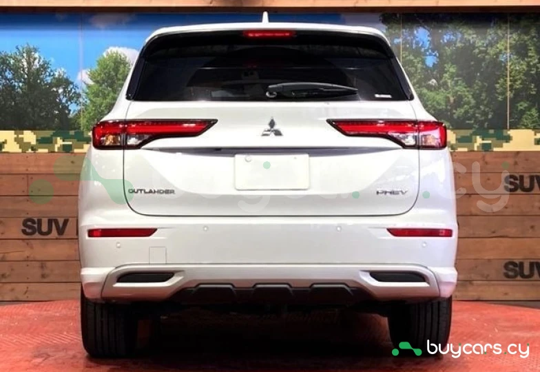 Mitsubishi Outlander White