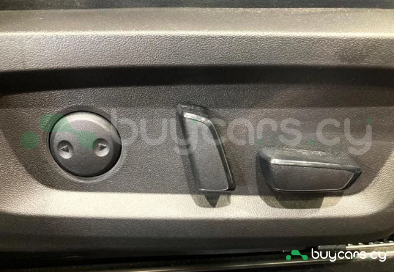 Mitsubishi Outlander White