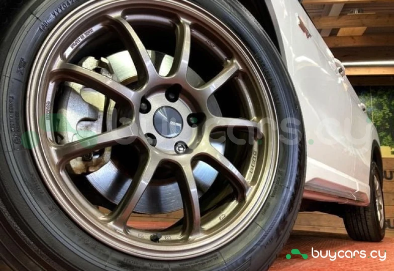 Mitsubishi Outlander White