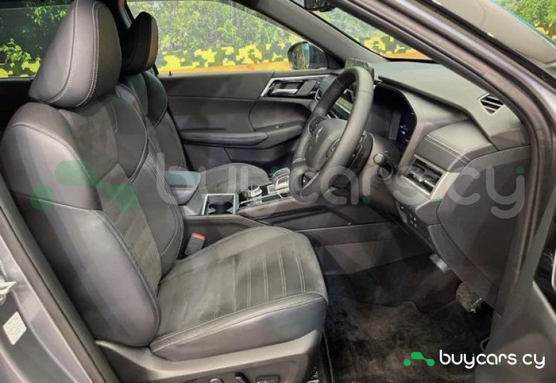 Mitsubishi Outlander Grey