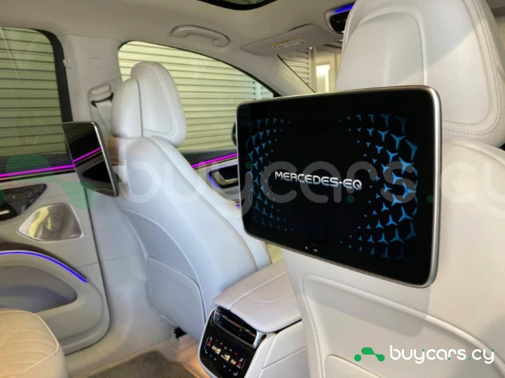 Mercedes EQS SUV Белый