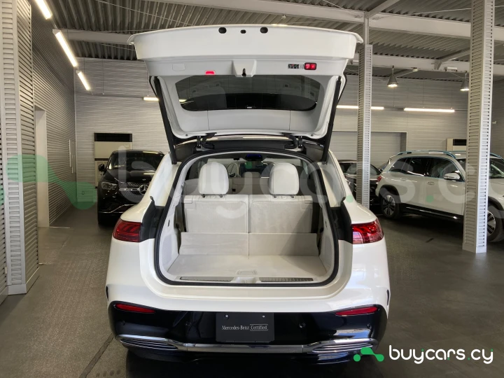 Mercedes EQS SUV Белый