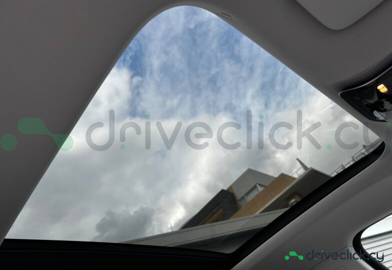 Mercedes EQE SUV Белый