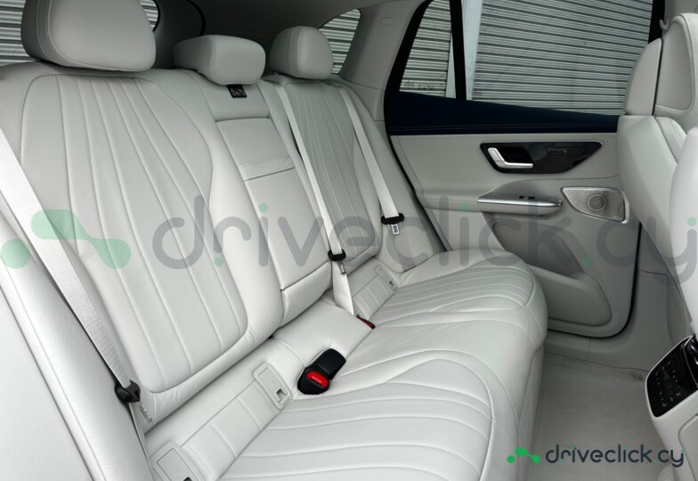 Mercedes EQE SUV Белый