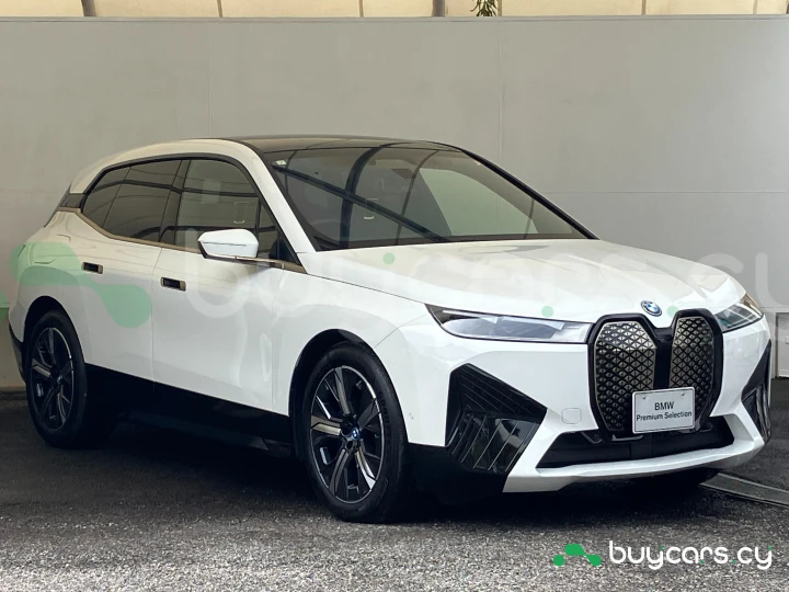 BMW iX White