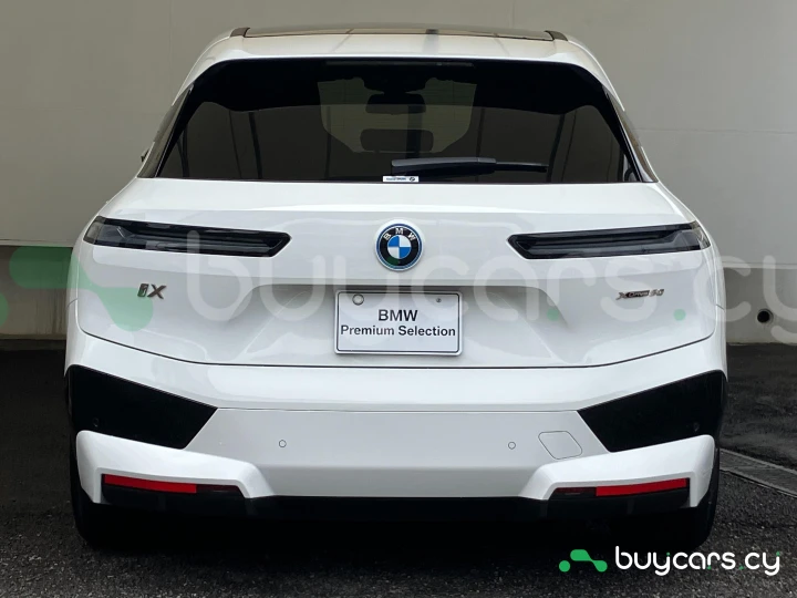 BMW iX White