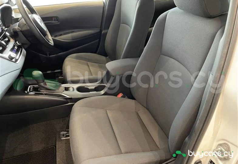 Toyota Corolla Белый