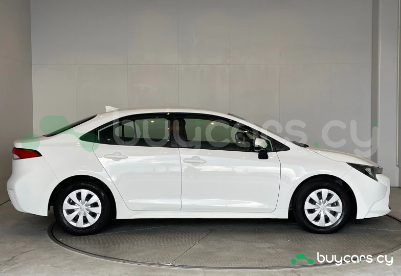 Toyota Corolla Белый