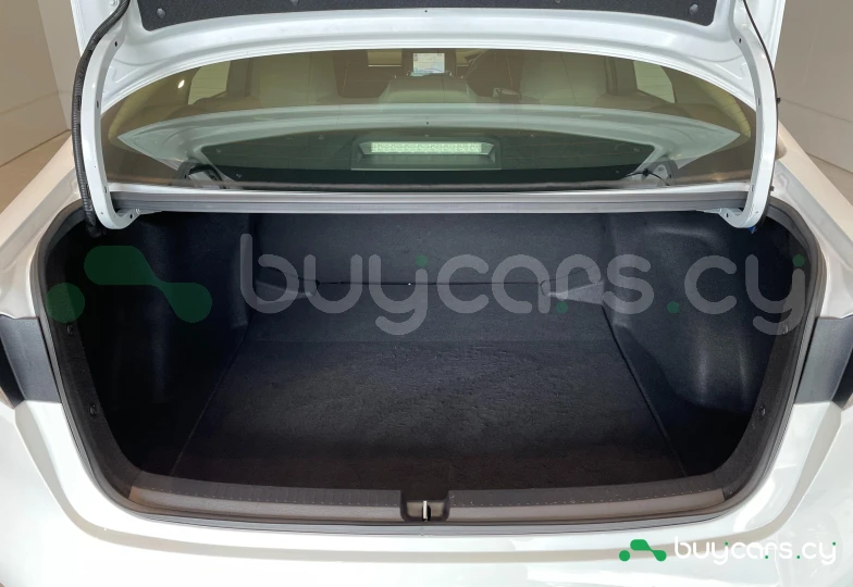 Toyota Corolla Белый