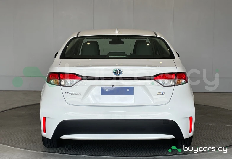 Toyota Corolla Белый