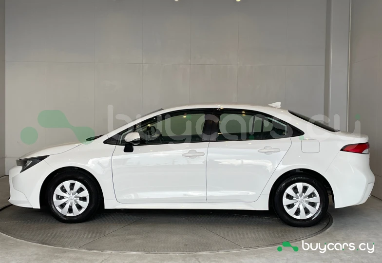 Toyota Corolla Белый
