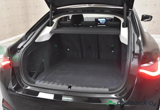 BMW i4 Black