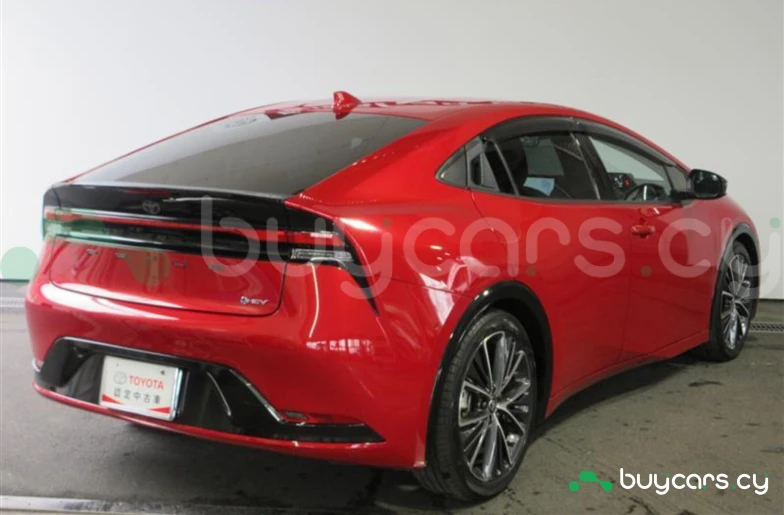 Toyota Prius Красный