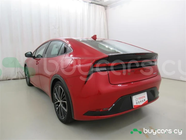 Toyota Prius Красный