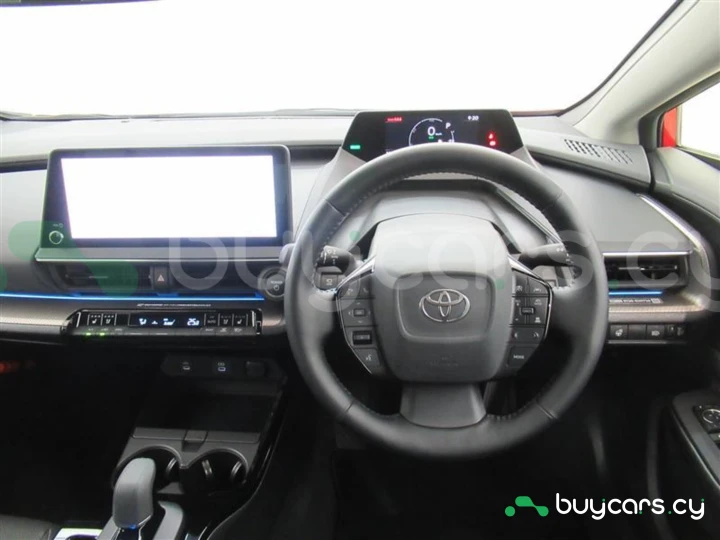 Toyota Prius Красный