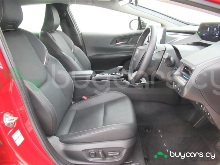 Toyota Prius Красный