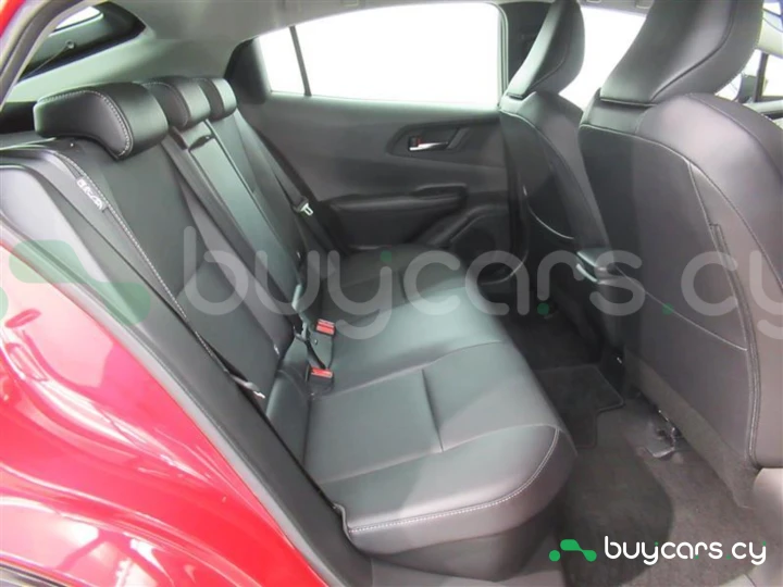 Toyota Prius Красный