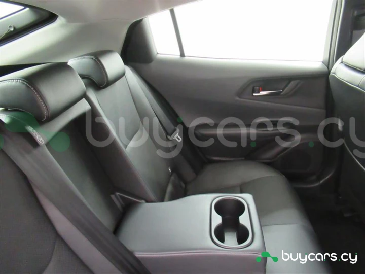 Toyota Prius Красный