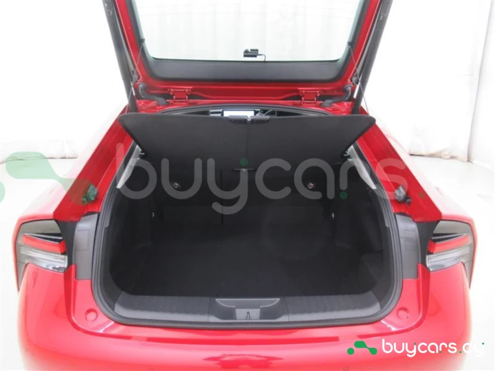 Toyota Prius Красный