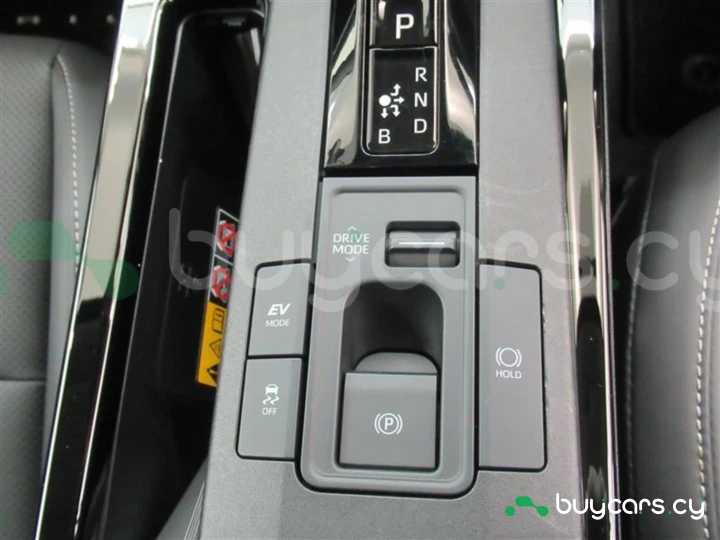 Toyota Prius Красный