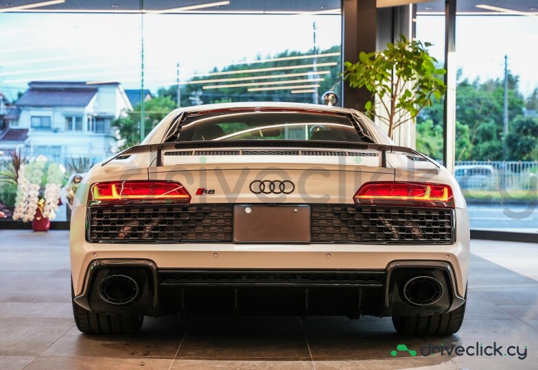 Audi R8 Белый