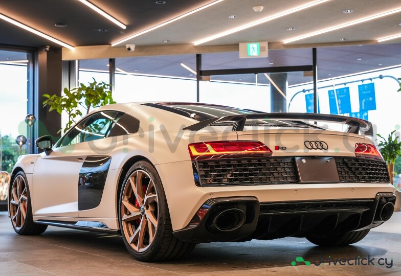 Audi R8 Белый
