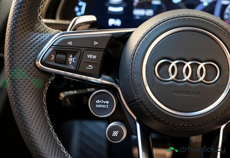 Audi R8 Белый
