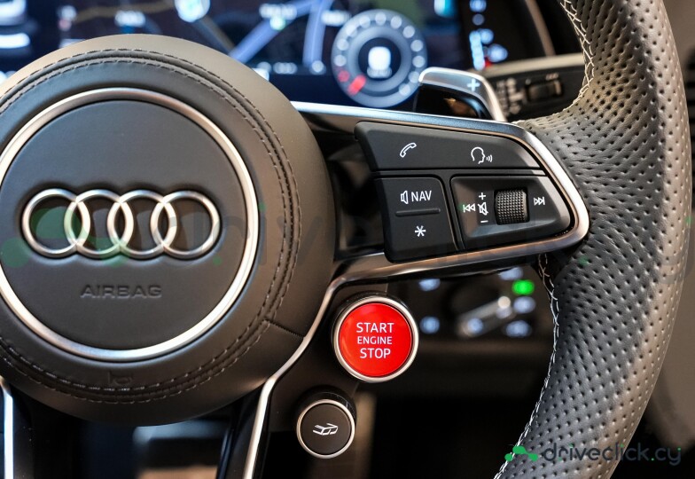 Audi R8 Белый