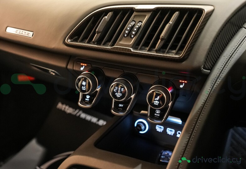 Audi R8 Белый