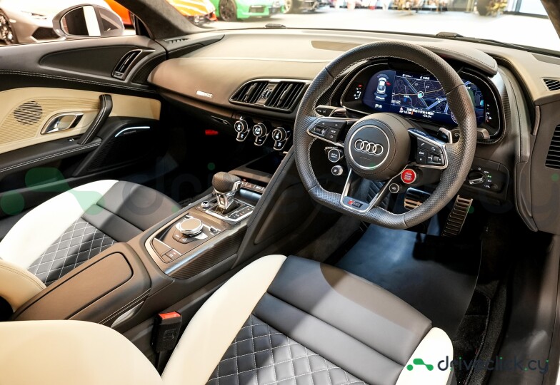 Audi R8 Белый