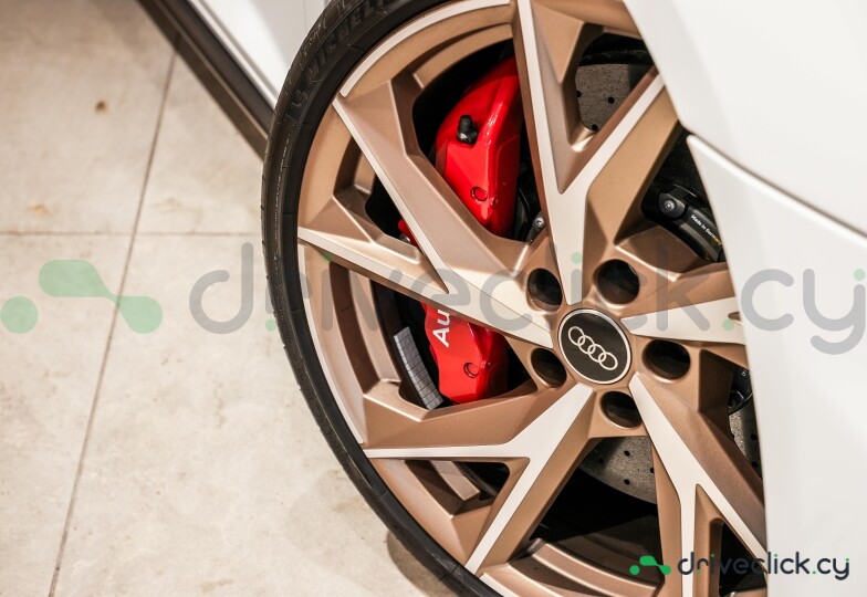 Audi R8 Белый