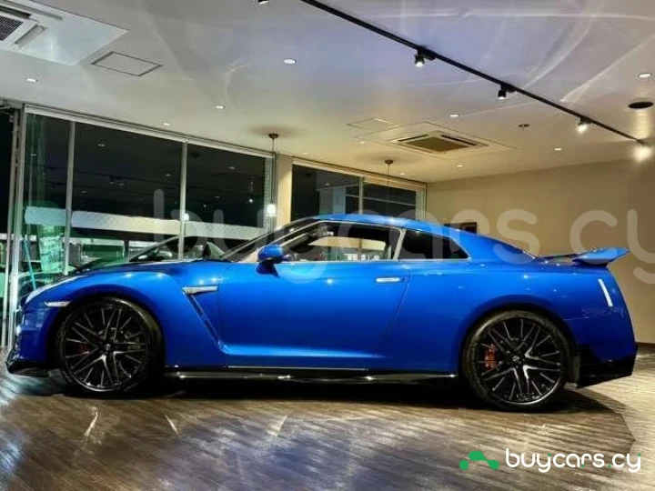 Nissan GT-R Blue