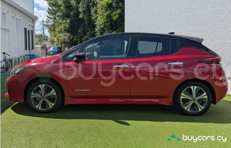 Nissan Leaf Red