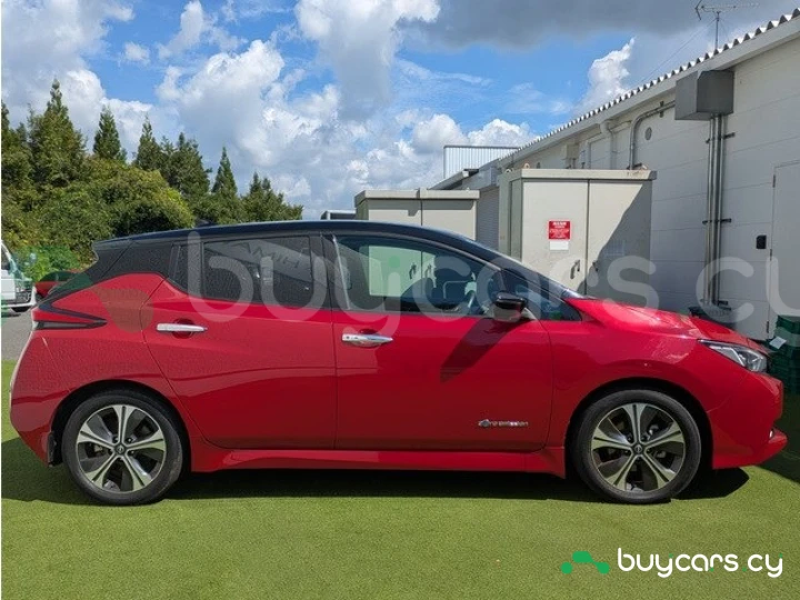 Nissan Leaf Red