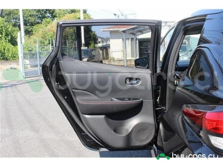 Nissan Leaf Black