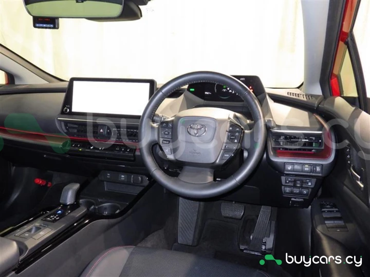 Toyota Prius Красный