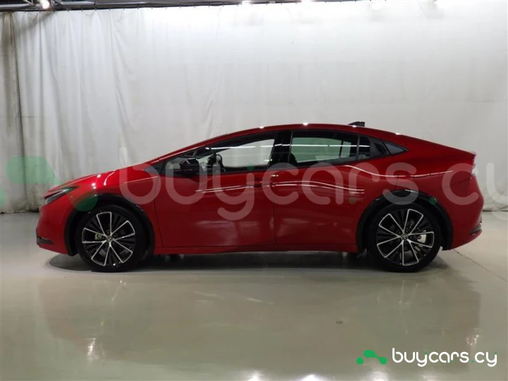 Toyota Prius Красный